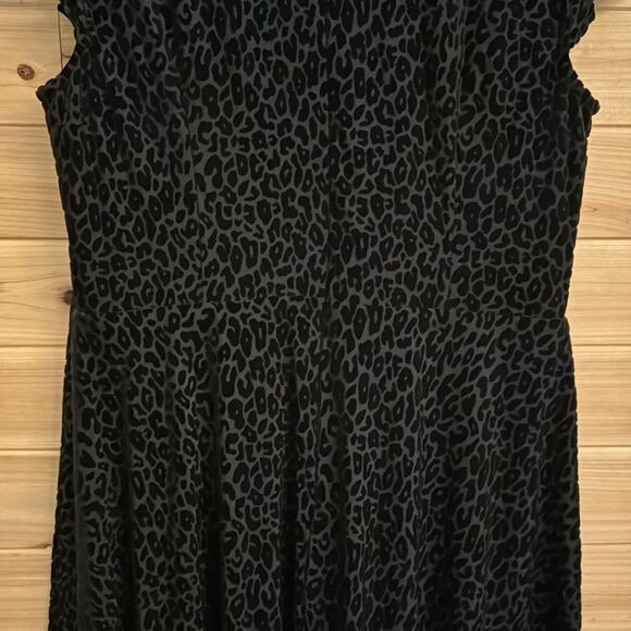 Adrianna Papell Size 12 Velvet Leopard Print Black High Neck Mini Dress - Picture 12 of 16